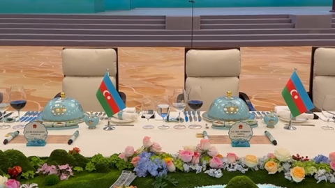 Prezident və xanımı üçün ayrılan masa, ziyafətin menyusu&nbsp;- FOTOLAR