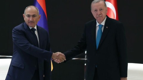 Ərdoğan Paşinyanla görüşdü