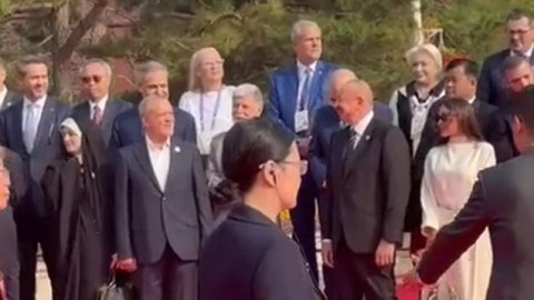 İlham Əliyev&nbsp;Pezeşkianla Azərbaycan dilində söhbət etdi - VİDEO