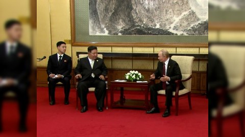 Kim Çen In Putinə &ldquo;qardaş yardımı&rdquo; edəcəyinə söz verdi