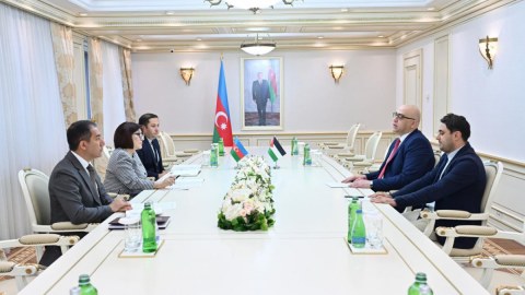 Sahibə Qafarova Fələstinin yeni səfiri ilə görüşüb 
