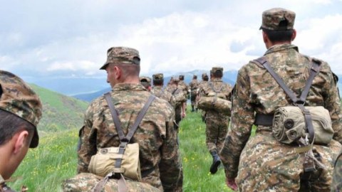 Ermənistanda ehtiyatda olanlar təlimə çağırıldılar