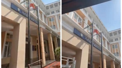 Bakıda tarixi abidəyə quraşdırılan konstruksiyalar söküldü
