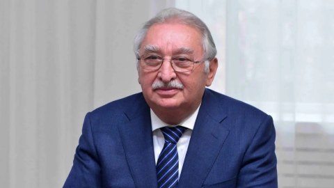 İşə çıxmıram, universiteti uşaqlar idarə edirlər - REKTOR