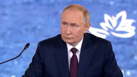 Putin Moldovada hakimiyyət çevrilişinə hazırlaşır