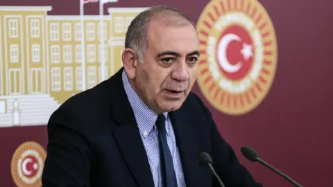 CHP binasına girməyimə heç kim mane ola bilməz!