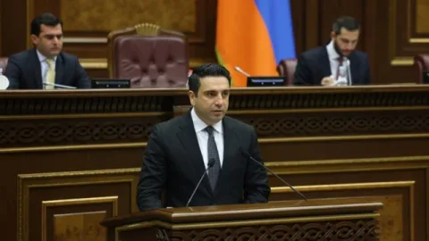 Ermənistan parlamenti 44 günlük müharibəyə dair sənədi müzakirəyə çıxarır