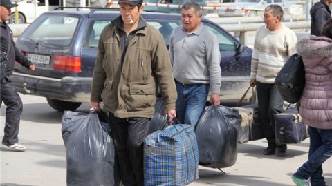 Azərbaycanda müvəqqəti yaşamaq üçün müraciət edən əcnəbilərin sayı AÇIQLANDI