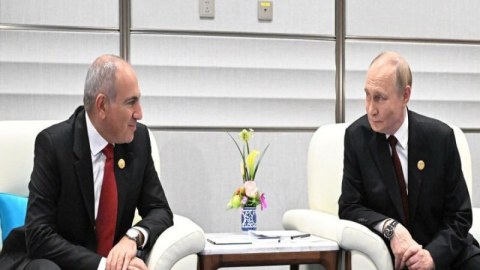 Paşinyan Putinlə nələrdən danışıb?