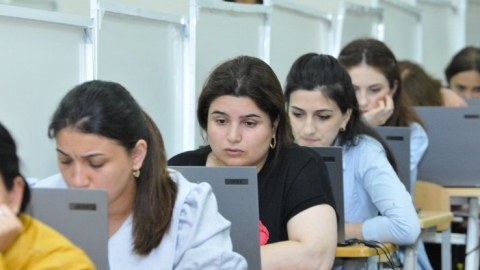 32-42 yaş aralığında olan müəllimlər sertifikasiyada daha UĞURLUDUR