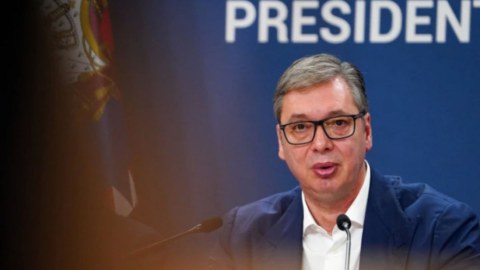Vuçiç seçkiyə getmək istəyir