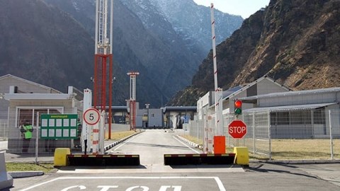 Ermənistan viza möhürlərindən Ağrı dağının təsvirini çıxarır