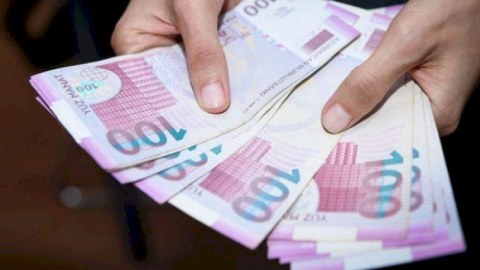 Orta aylıq əməkhaqqı 1400 manatı ötəcək