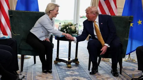 Fon der Leyen Trampla Rusiyaya təzyiqi artırmaq üçün danışdı