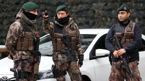 Türkiyədə FETÖ əməliyyatı: 10 hərbçi saxlanıldı