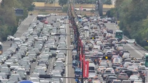 Bakının əsas yollarında TIXAC var