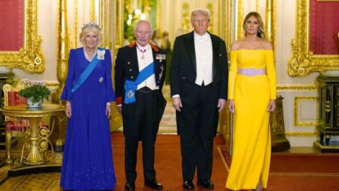 Britaniya kralının xanımı və&nbsp;ABŞ-ın 1-ci ledisindən Ukraynaya dəstək FOTOSU