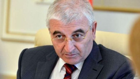 Məzahir Pənahovun oğlu məhkəməni uduzdu&nbsp;- 300 minlik əmlakı keçmiş arvadına qaytaracaq