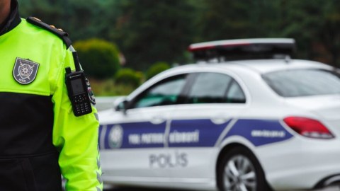 Məcburi dayanma zamanı bu qaydaları unutmayın&nbsp;- Sürücülərə xəbərdarlıq