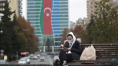 Xüsusi karantin rejiminin müddəti uzadıldı