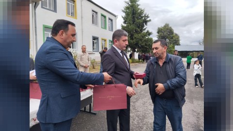 Həsənriz kəndinə köçənlərə&nbsp;mənzillərin açarları təqdim edildi - FOTO