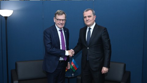 Ceyhun Bayramov almaniyalı həmkarı ilə görüşdü
