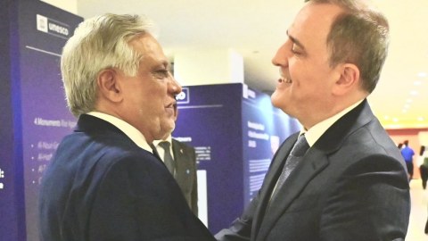 Azərbaycnla Pakistanın XİN başçıları görüşdülər