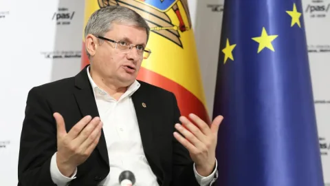 Moldovada seçkilər: Şərqlə Qərb yox, müharibə ilə sülh arasında...