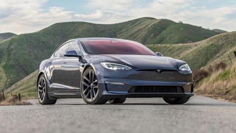 Tesla sürücülərinə ŞAD XƏBƏR