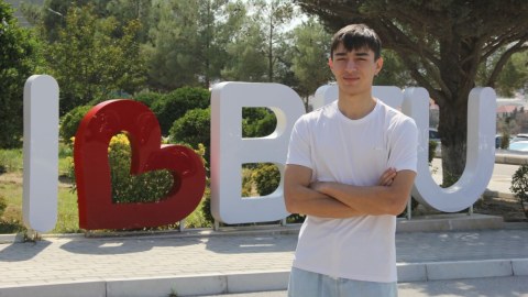 &ldquo;BMU akademik və şəxsi inkişafımda əvəzsiz rol oynayıb&rdquo; -&nbsp;Özbəkistanlı tələbə
