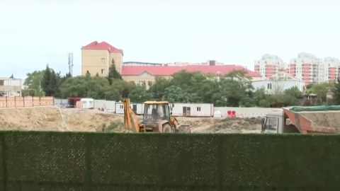 Yasamalda qurudulmuş gölün ərazisində bina inşa olunur?&nbsp;