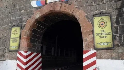 Rusiya bazasının çıxarılması gündəmdə deyil&nbsp;