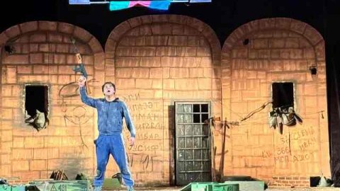 Sumqayıt Dövlət Dram Teatrı mövsümü &ldquo;Ölməz&rdquo; tamaşası ilə açdı
