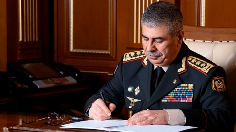 Zakir Həsənov İtaliya Müdafiə nazirinə başsağlığı verdi