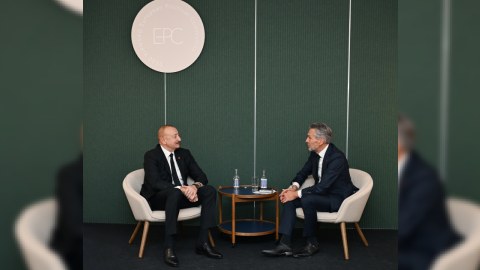 İlham Əliyev Niderlandın Baş naziri ilə müzakirə apardı