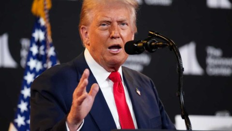 Trump gives Hamas two days