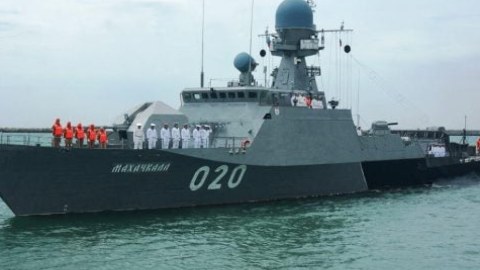 Ukrayna Rusiyanın hərbi gəmisinə zərbə endirdi