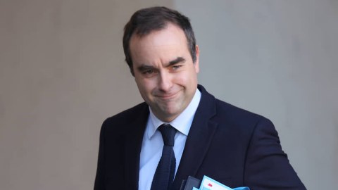 Fransanın baş naziri istefasının səbəbini açıqladı