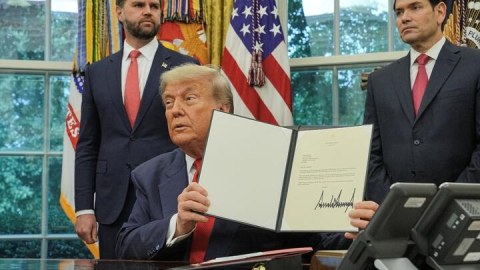 Trampın prezidentlik postundakı varisi açıqlandı