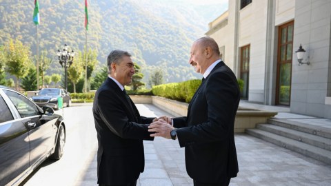 İlham Əliyev Qəbələdə Berdiməhəmmədovla görüşdü