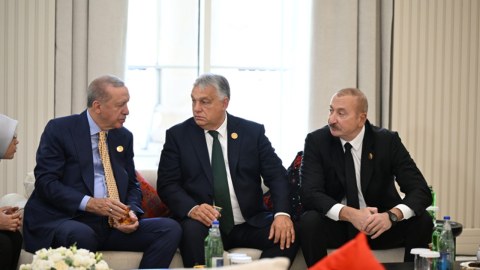 Liderlər çay süfrəsi arxasında&nbsp;- FOTOLAR