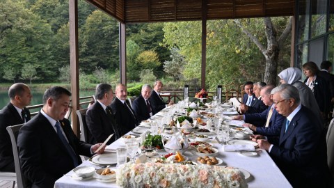 Liderlərin şərəfinə rəsmi nahar verildi