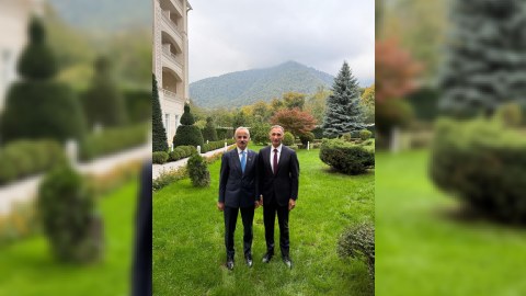 Bu fotoda diplomatiya yox, qardaşlıq var