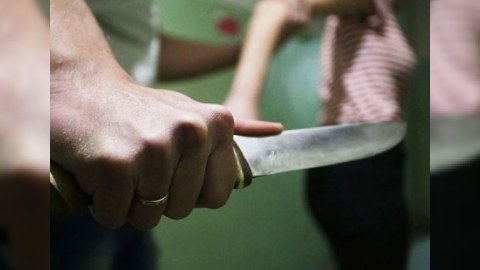 Keçmiş arvadını məktəbin qarşısında öldürmək istədi - 15 il HƏBS