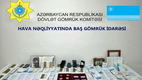 Dubaydan Bakıya brilyant qaşları gətirdi - Gömrükdə yaxalandı