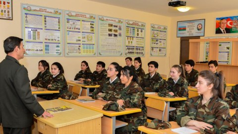 Məktəblərdə çağırışaqədərki hazırlıq rəhbəri vəzifəsi üzrə müsahibə keçirilir