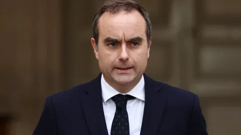 Makron onu yenidən baş nazir təyin etdi&nbsp;