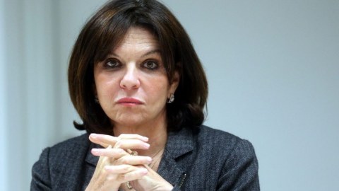 Baş nazir üçün göz muncuğu