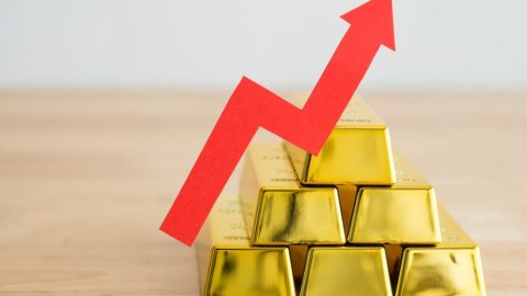 Qızıl 93, gümüş isə 2 dollar bahalaşdı