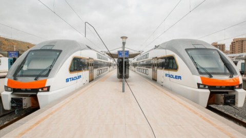 Dəmir yolu işçilərinin peşə bayramı günüdür